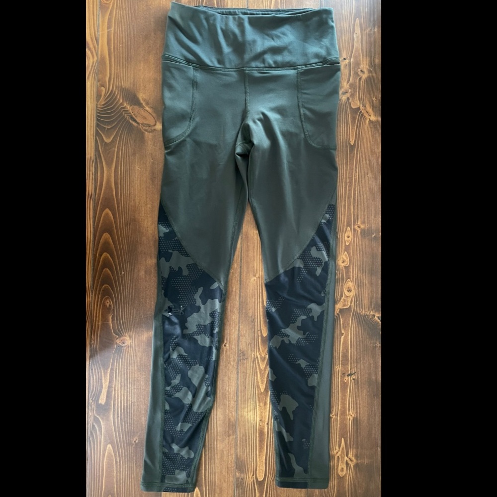 Under Armour green leggings size small